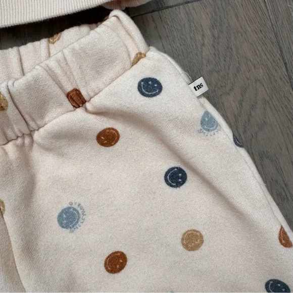 The New Society 4T SmileyWorld Christy Sweatshirt and Jogging Pants SET Neutral - Picture 7 of 11